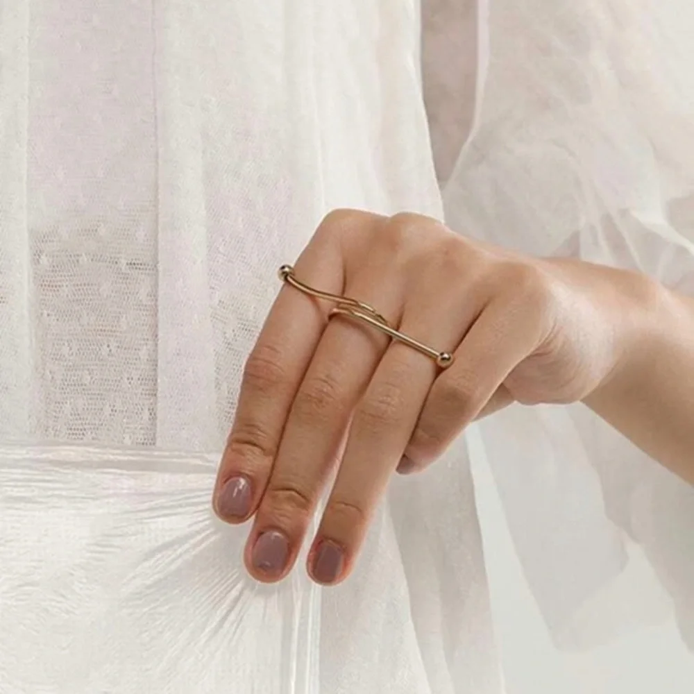 3/$30 💛 Knot Metal Bar Ring
